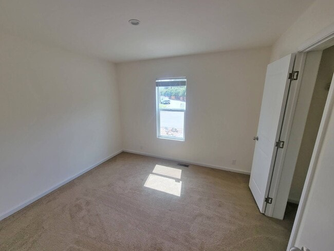 Building Photo - 509 E Sullivan St