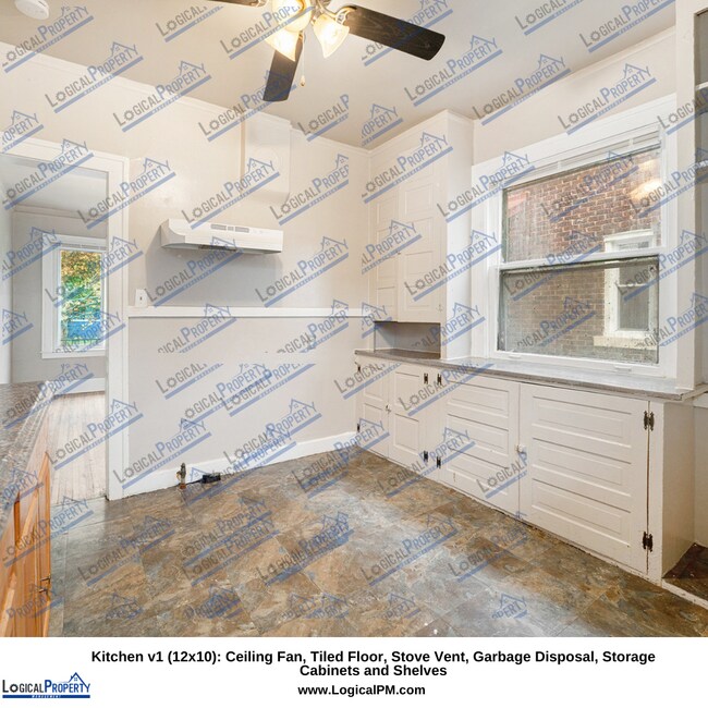 Building Photo - 3/1 Colonial w: Additional Den/Office Spac...