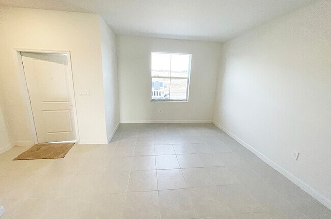 Foto del edificio - 2352 NW 125 St