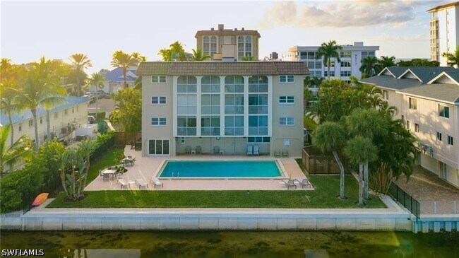 Foto del edificio - 9486 Gulf Shore Dr