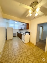 Building Photo - 1510 Larpenteur Ave W