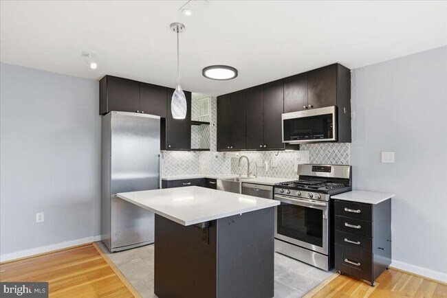 Foto del edificio - 1300 S Arlington Ridge Rd