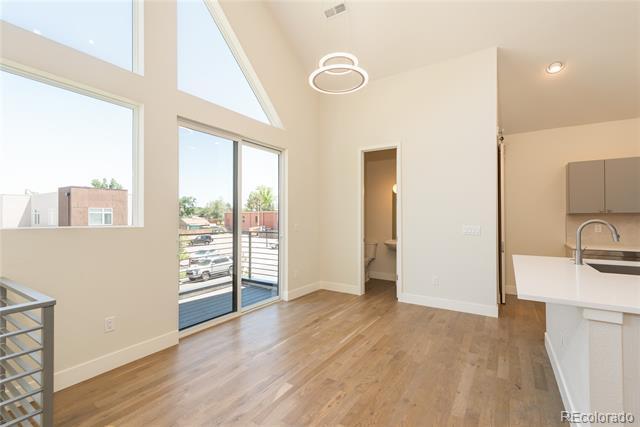 Foto del edificio - 3411 Albion St