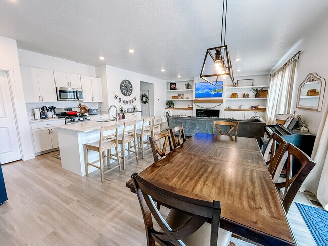 Foto del edificio - 549 N Orchard Dr