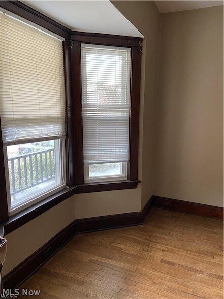 Foto del edificio - 2628 E 124th St