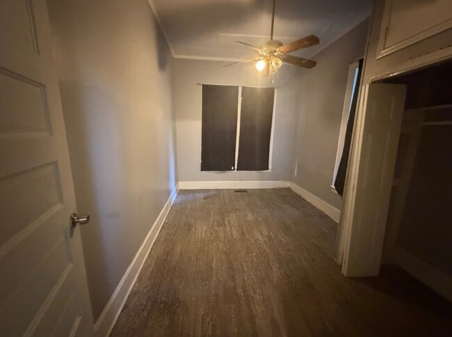 Building Photo - 832 Richmond St