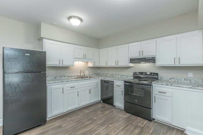 Kitchen - Novus on Riverside Apartments