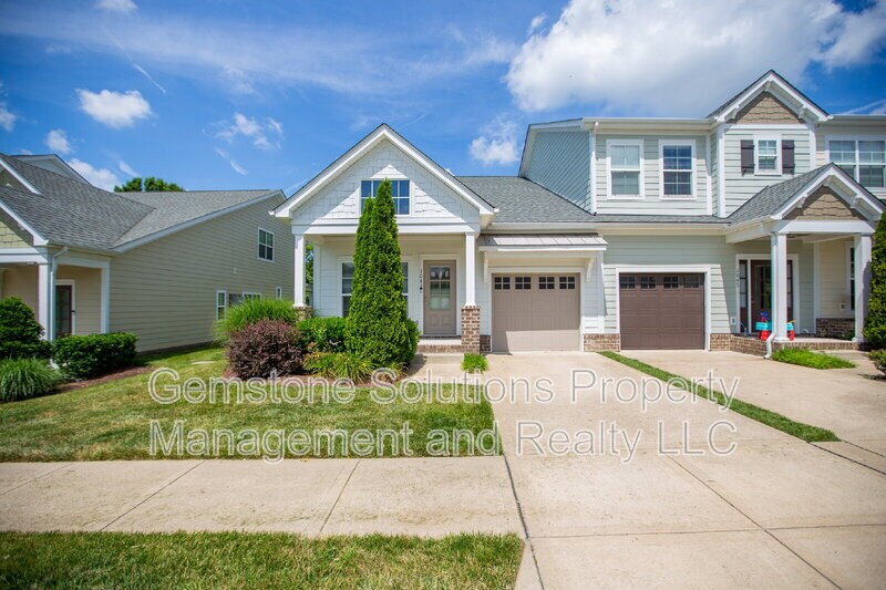 Primary Photo - 1041 Honey Bush Cir