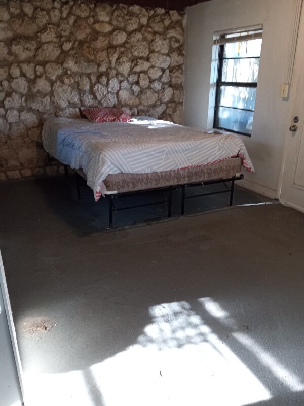 14035 W River Rd Unit Cabin A, Inglis, FL 34449 Room for Rent in Inglis, FL