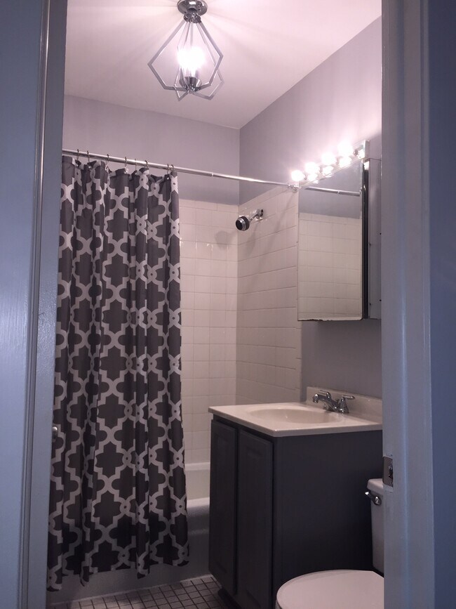 bathroom - 756 W California Ter