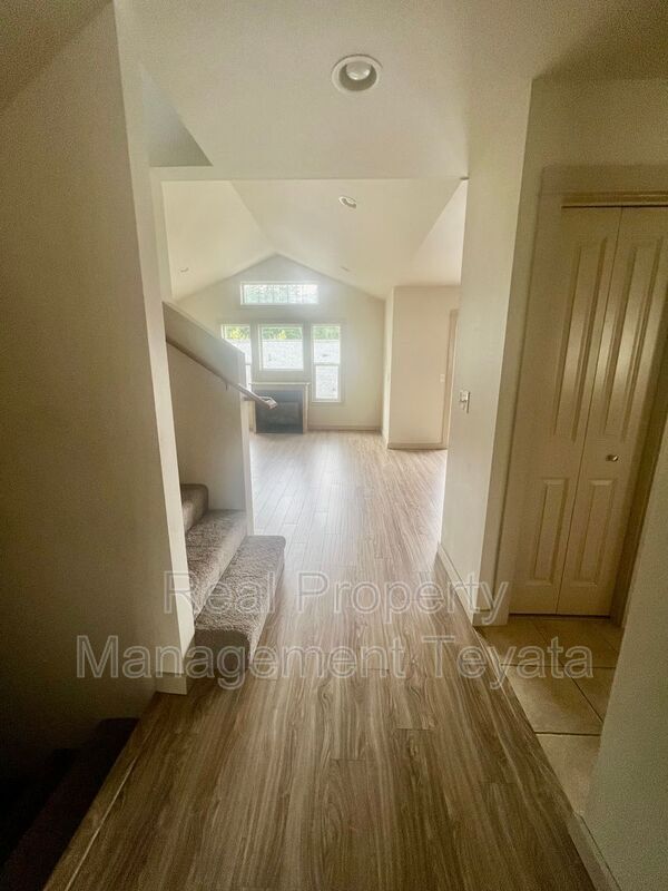 Foto del edificio - 3323 Sussex Dr