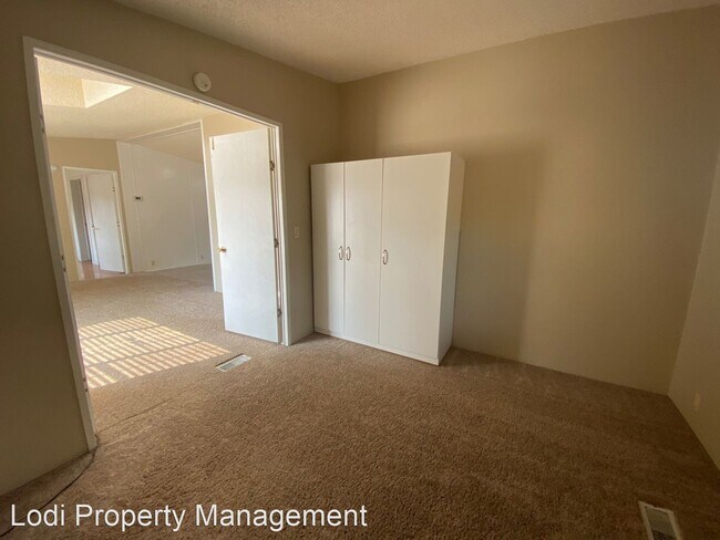 Building Photo - 2 br, 2 bath House - 24311 SUTTENFIELD RD