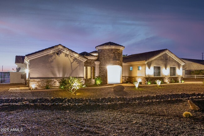 Building Photo - 2506 S 186th Dr