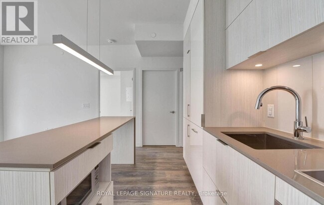 Building Photo - 15 Lower Jarvis St