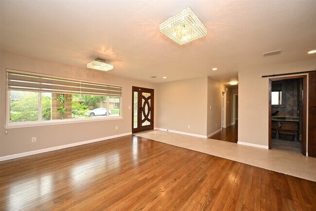 Foto del edificio - 2127 Lamonte Ln