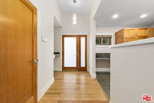 Foto del edificio - 2601 Nichols Canyon Rd