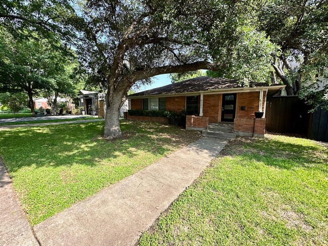 Foto del edificio - 6205-07 St Moritz Ave
