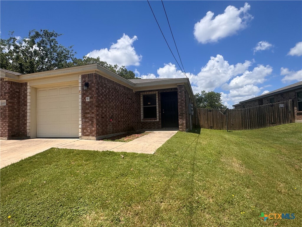 Foto principal - 2204 Indian Trail