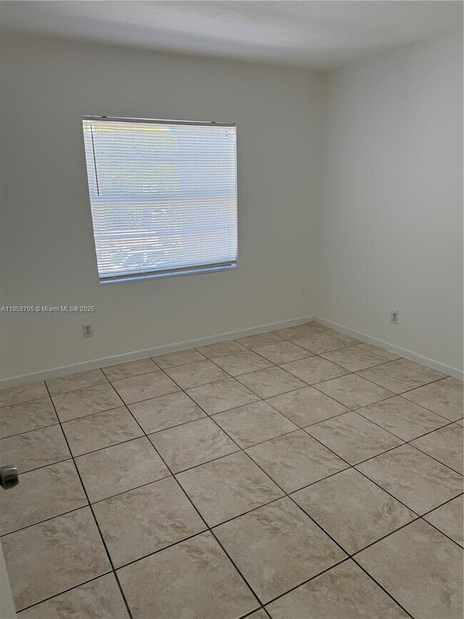 Foto del edificio - 9231 SW 87th Ave