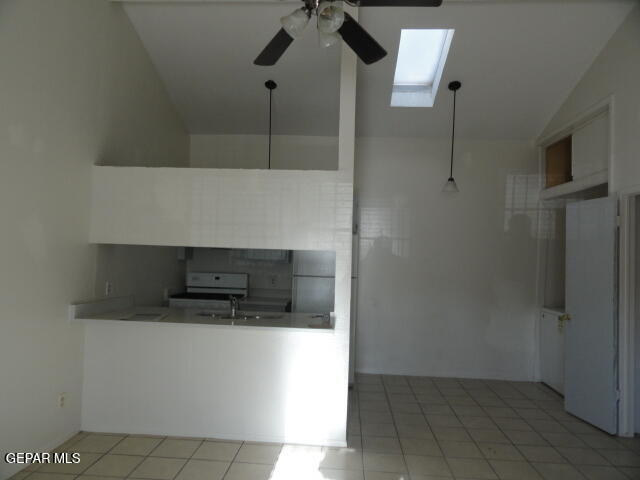 Foto del edificio - 619 White Cliffs Dr