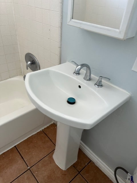 Baño - 605 E Avon Pl