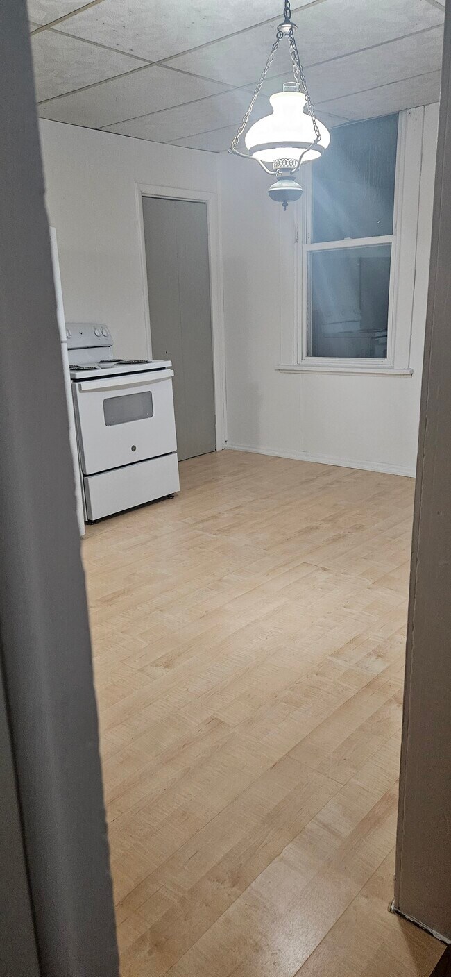 416 S Walnut St Unit 416 S. Walnut, Bucyrus, OH 44820 Apartments in