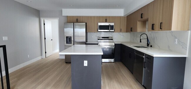 Foto del edificio - 5729 Klump Ave