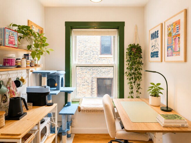 Foto del edificio - 658 W Oakdale Ave