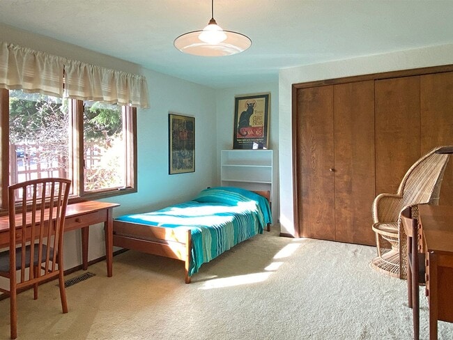 Building Photo - Fully Furnished Single Level Home in NW Co...