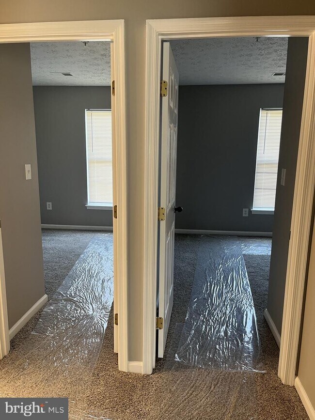 Building Photo - 125 Foxbay Ln
