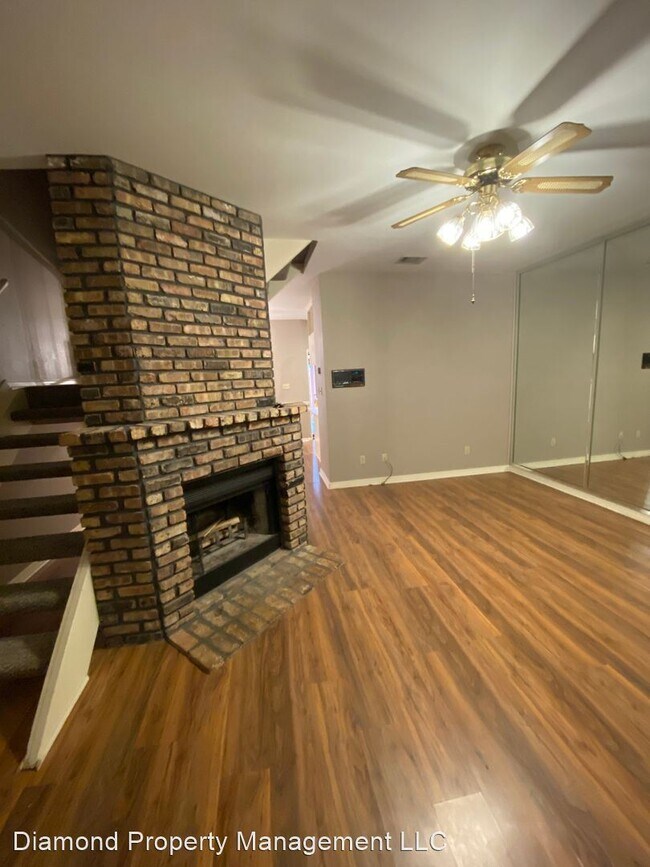 Building Photo - 2 br, 1.5 bath House - 3675 Park Trail Dr