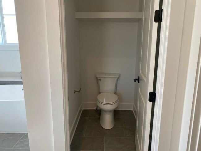 Building Photo - Luxury 4 Bed 3 Bath - 4 Minutes from Downt...