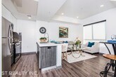 Foto principal - 178 N Alexandria Ave