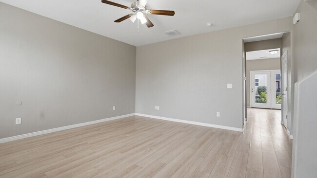 Foto del edificio - 4 Bedroom Townhome in Daybreak!!
