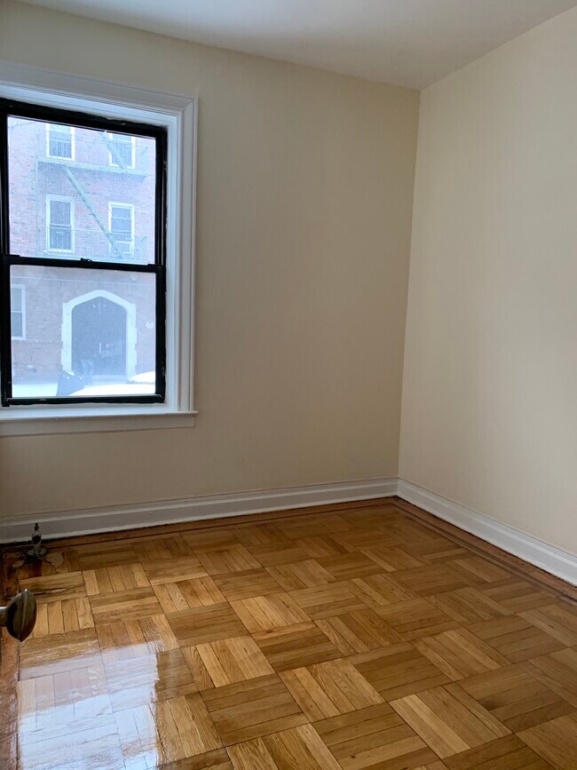 Foto del edificio - 199 Gelston Ave