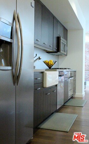 Foto del edificio - 940 E 2nd St