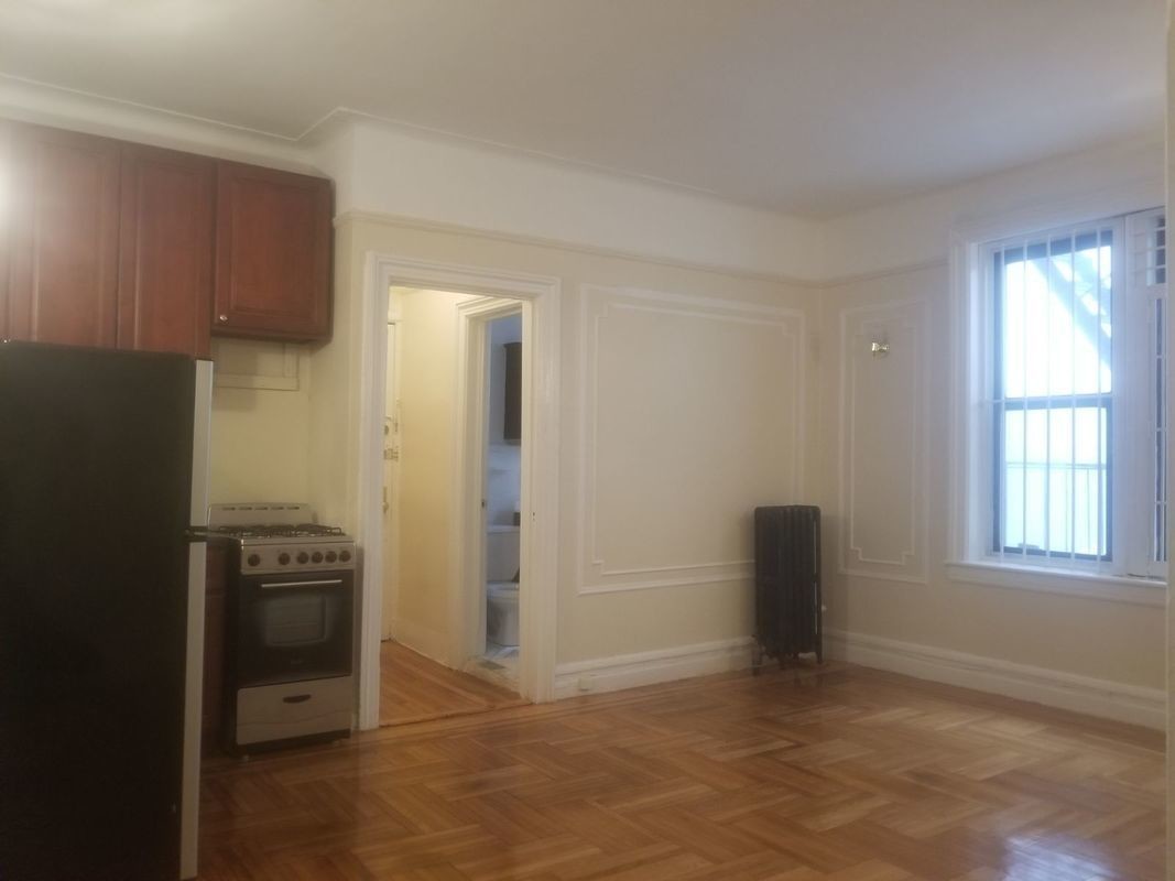 Primary Photo - 222 Lenox Rd