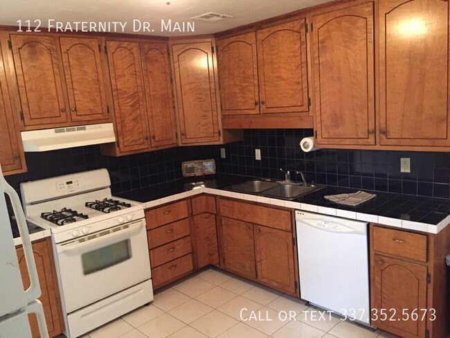 Foto del edificio - 112 Fraternity Dr