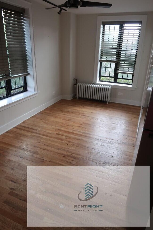 Foto del edificio - 4526 N Sheridan Rd