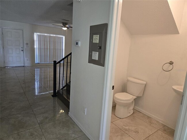 Foto del edificio - 412 Kensington Lake Cir