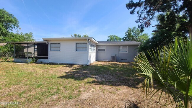 Foto del edificio - 2222 Harvard Rd