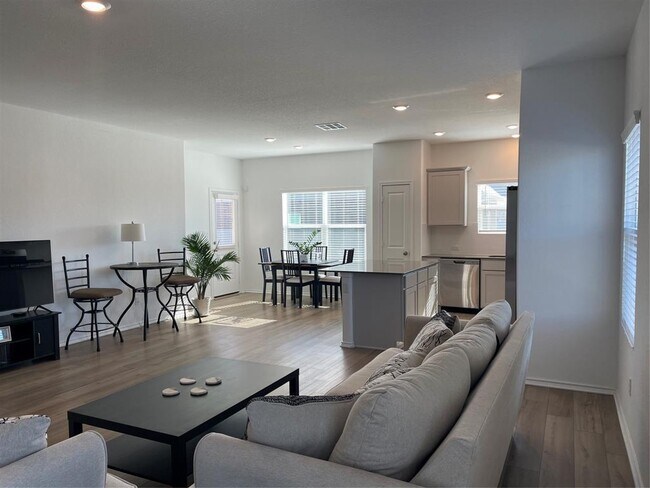 Foto del edificio - 129 Starflower Cv