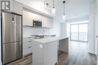 Building Photo - 2088 James St