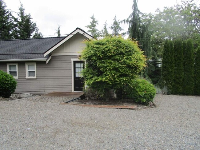 Building Photo - 3305 Tarabochia St