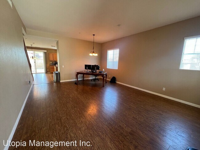 Foto del edificio - 4 br, 3 bath House - 15131 Crane St