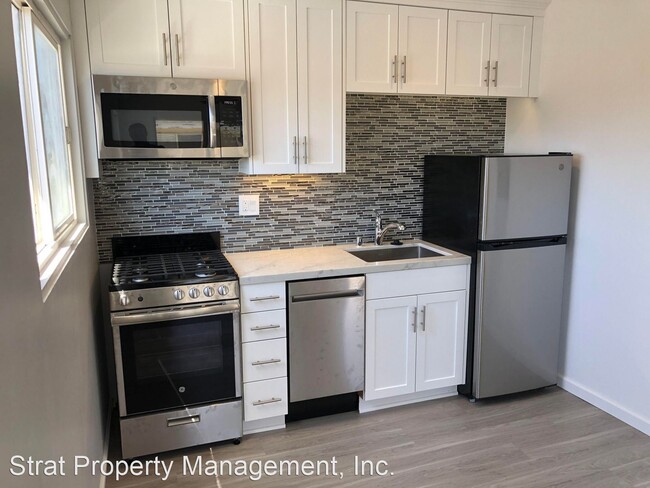 Foto del edificio - 3755-3771 Ingraham St