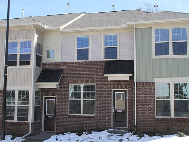 Live in Popular Thompson Ridge near Duke! - Live in Popular Thompson Ridge near Duke! Townhome