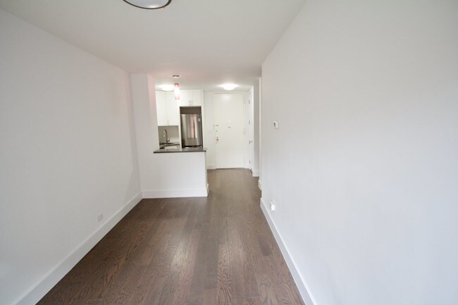 Foto del edificio - 301 W 130th St