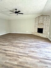 Building Photo - 305 Heathgate Dr