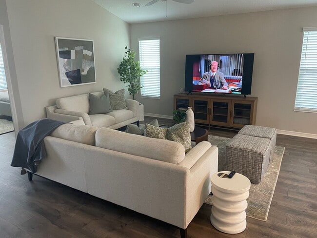 Foto del edificio - 1750 Debellis Ln